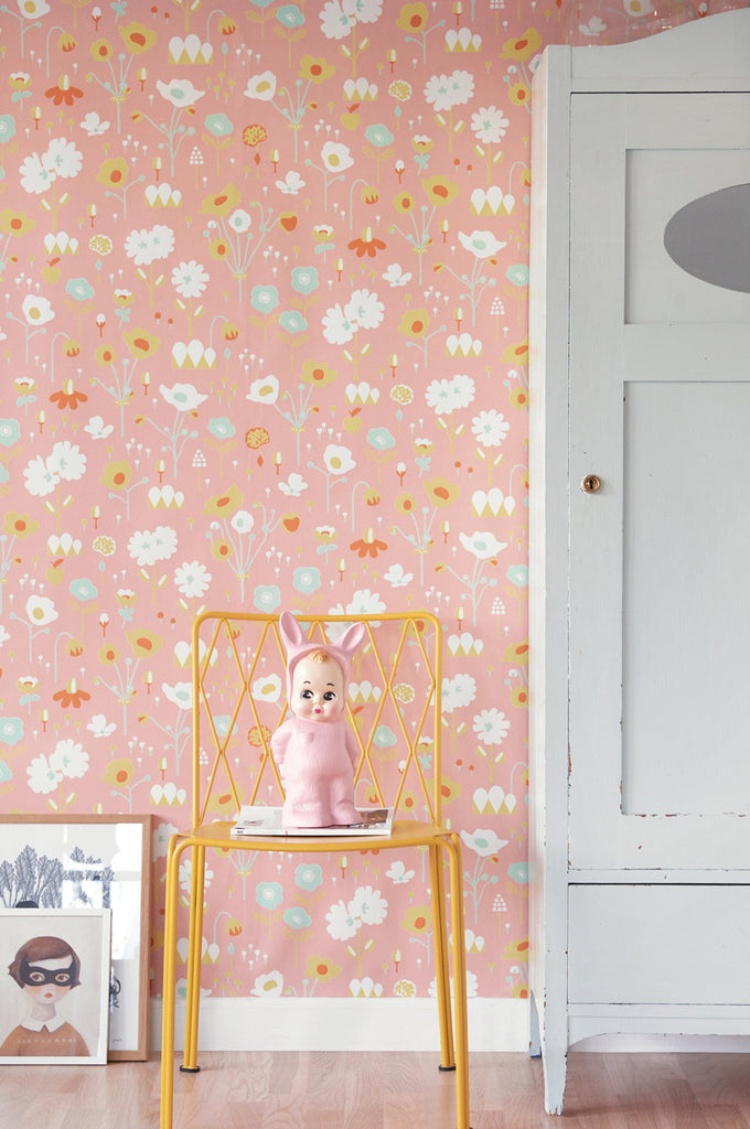 Bloom in Pink Wallpaper | Majvillan Floral Wallpaper